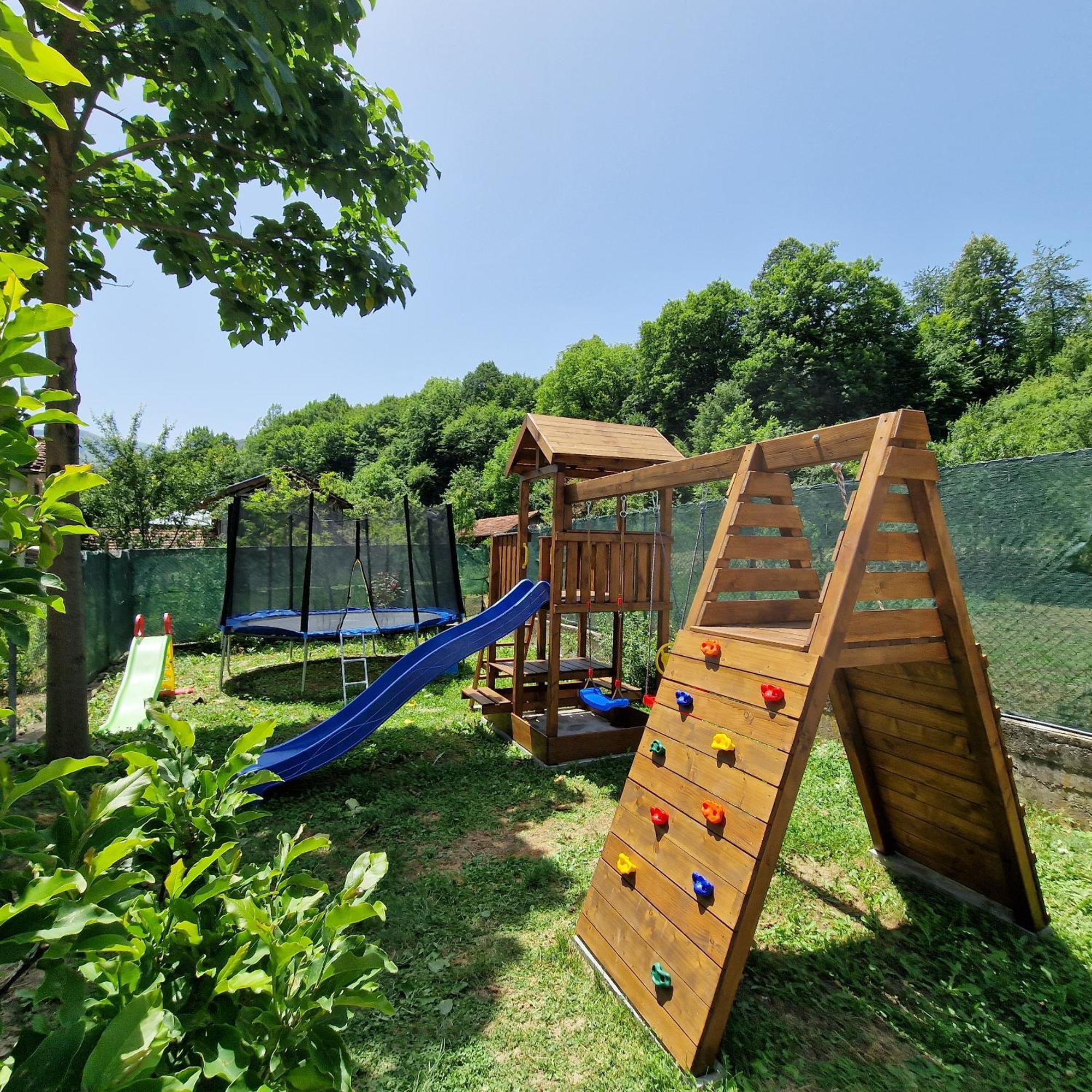 Guest House Ivan Cherni Osum Exterior photo