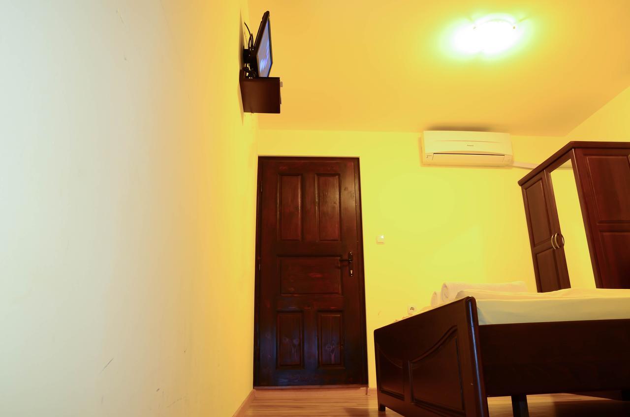 Guest House Ivan Cherni Osum Exterior photo