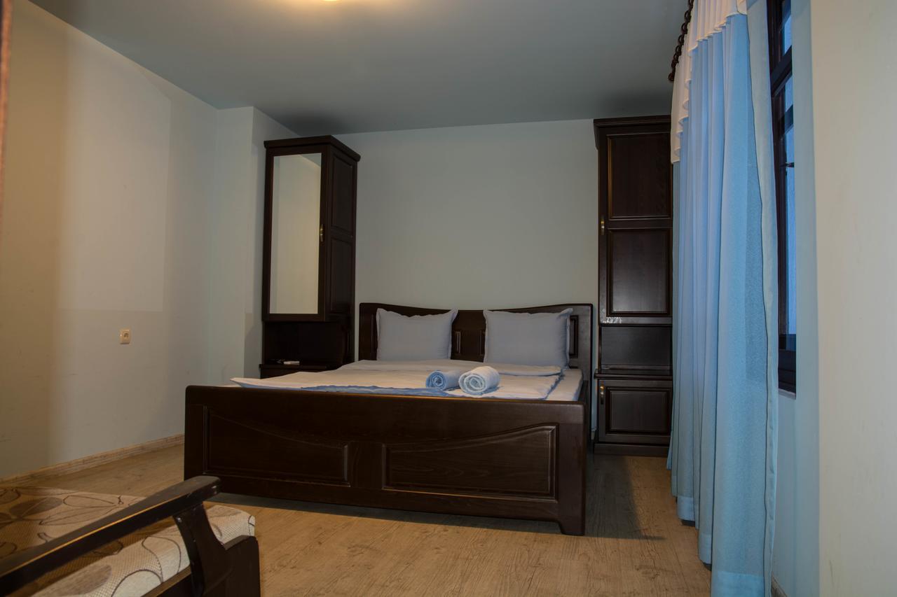 Guest House Ivan Cherni Osum Exterior photo