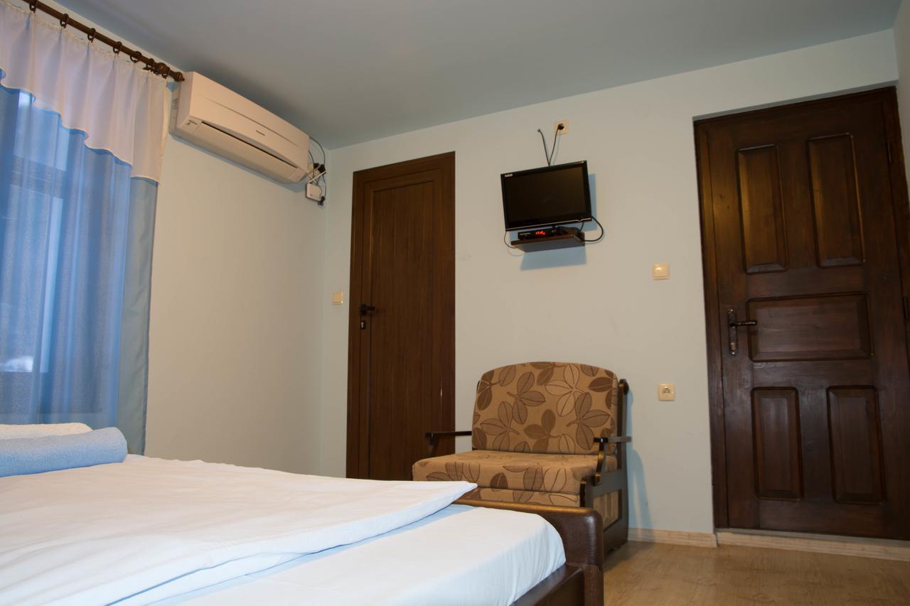 Guest House Ivan Cherni Osum Exterior photo