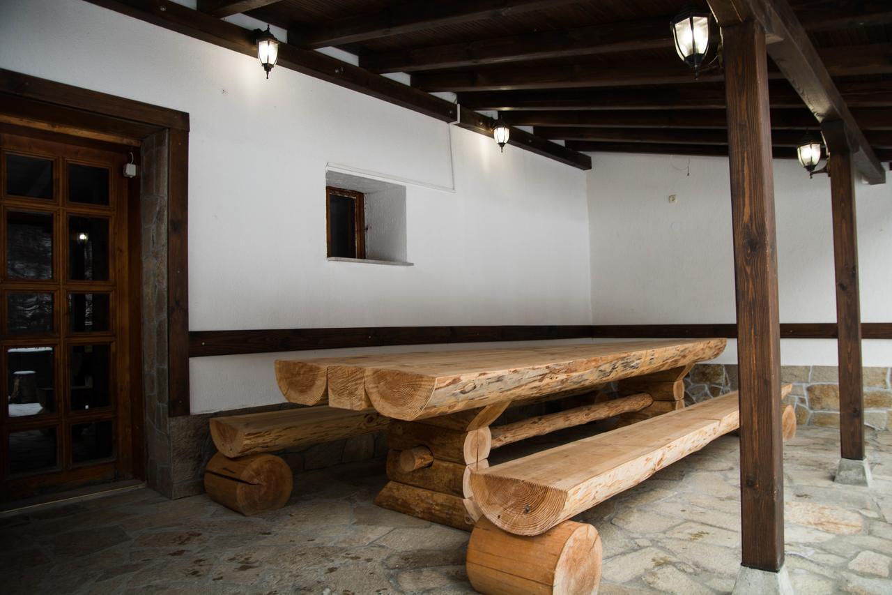 Guest House Ivan Cherni Osum Exterior photo